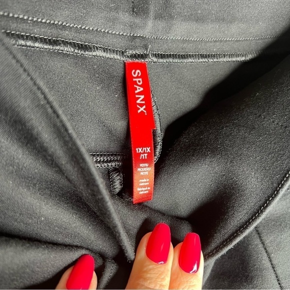Spanx The Perfect Pant, Hi-Rise Flare Size 1X Petite - Picture 8 of 12